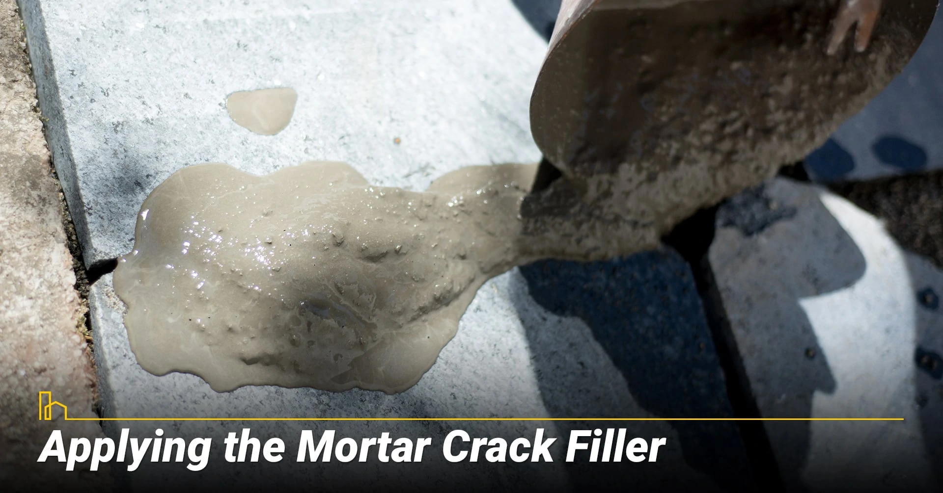 Applying the Mortar Crack Filler